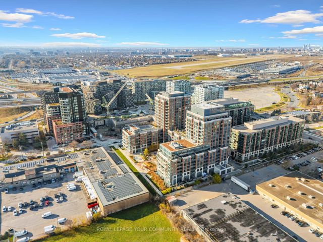 555 - 31 Tippett Rd