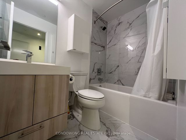 939 - 251 Jarvis St