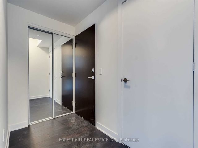 4311 - 2221 Yonge St