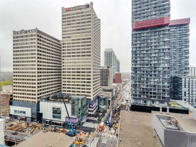 4311 - 2221 Yonge St