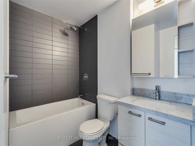 4311 - 2221 Yonge St