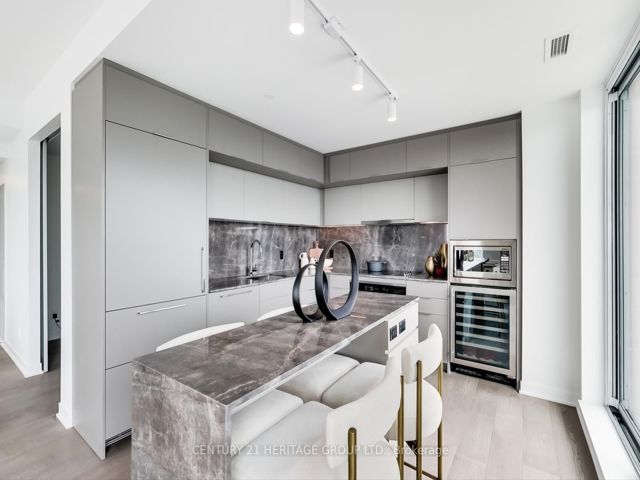 907 - 185 Alberta Ave