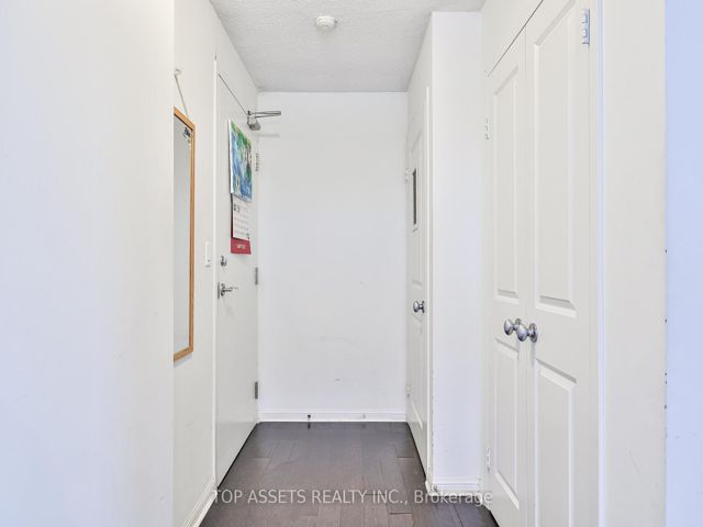 1211 (Main Bedroom) - 11 St Joseph St