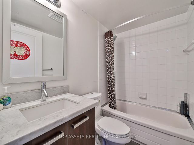 1211 (Main Bedroom) - 11 St Joseph St