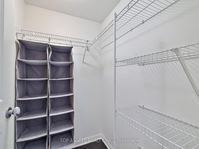 1211 (Main Bedroom) - 11 St Joseph St