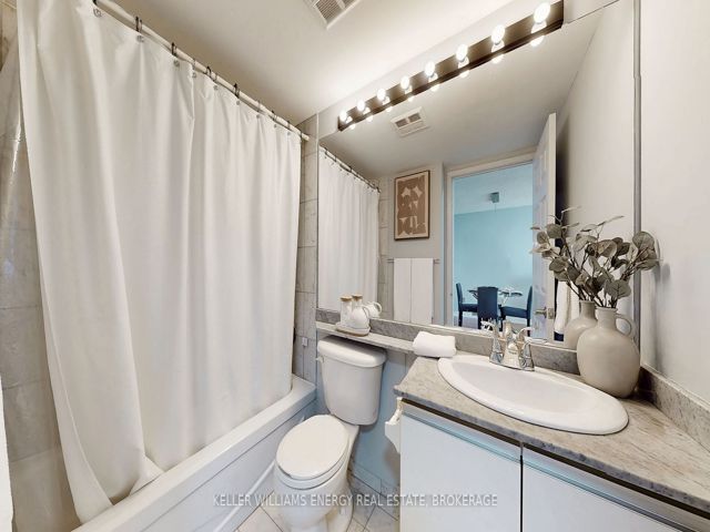 1512 - 7 Concorde Pl