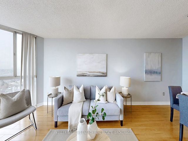 1512 - 7 Concorde Pl