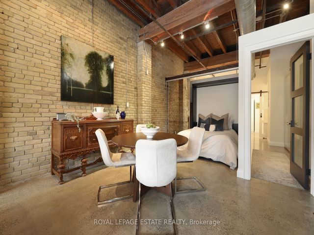 101 - 19 River St