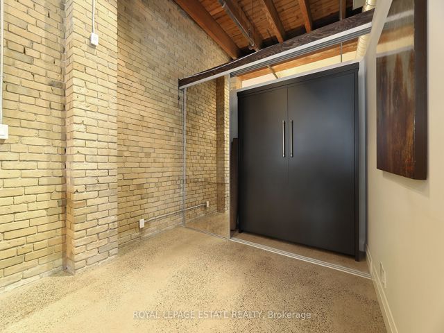 101 - 19 River St
