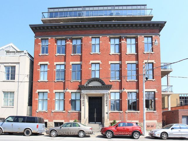 101 - 19 River St