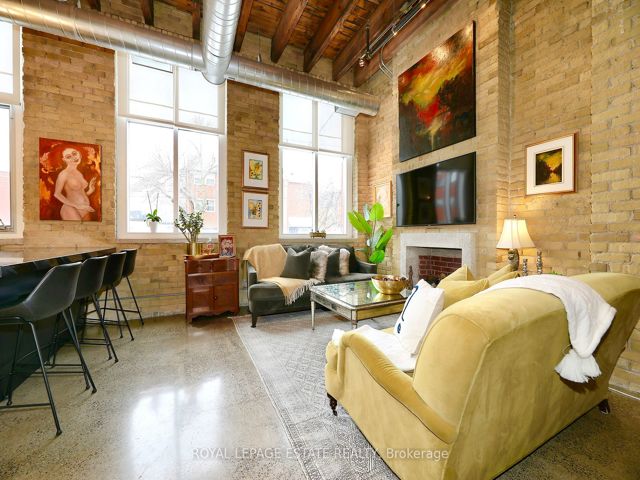 101 - 19 River St