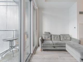 1562 - 121 Lower Sherbourne St