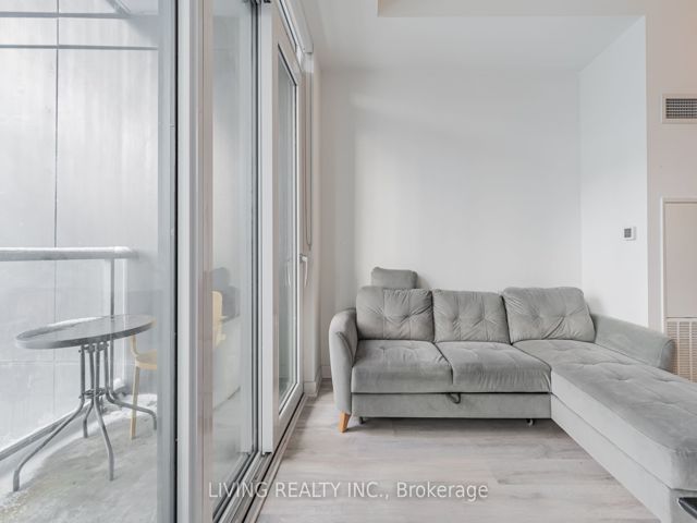 1562 - 121 Lower Sherbourne St