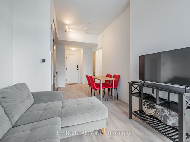 1562 - 121 Lower Sherbourne St