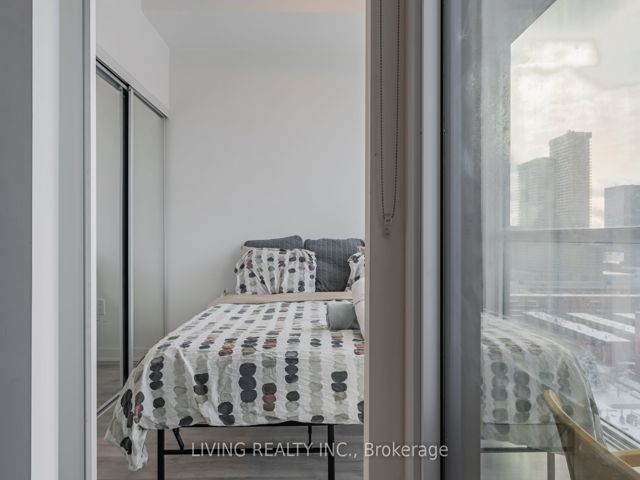 1562 - 121 Lower Sherbourne St