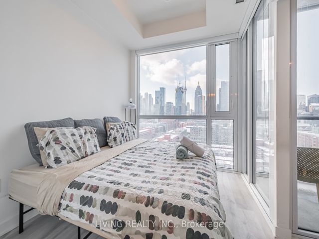 1562 - 121 Lower Sherbourne St