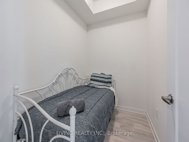 1562 - 121 Lower Sherbourne St