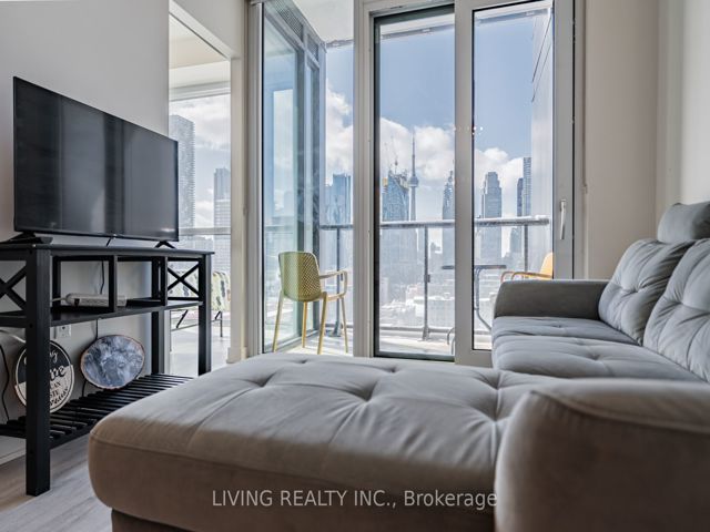 1562 - 121 Lower Sherbourne St