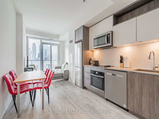 1562 - 121 Lower Sherbourne St
