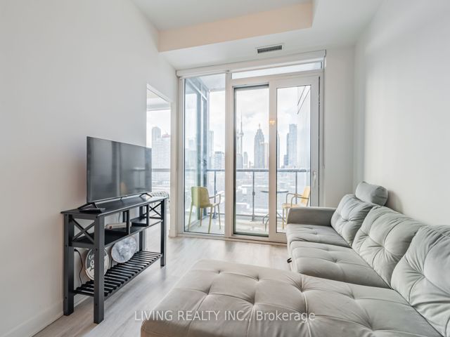 1562 - 121 Lower Sherbourne St