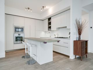 1002 - 128 Pears Ave