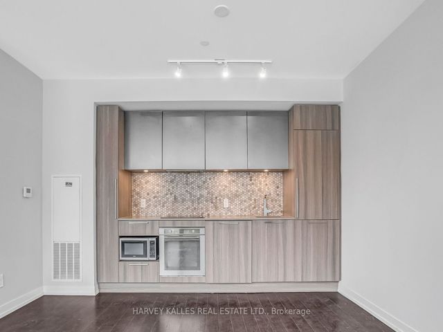 TH5 - 85 Wood St