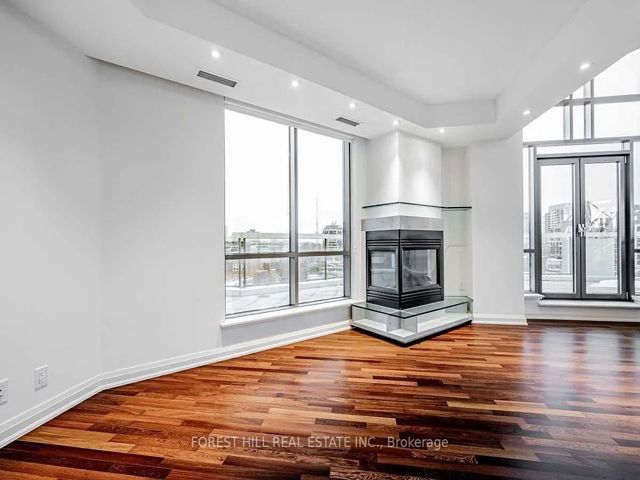 PH 901 - 3 Mcalpine St