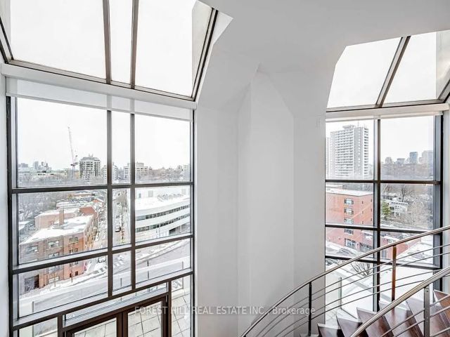 PH 901 - 3 Mcalpine St