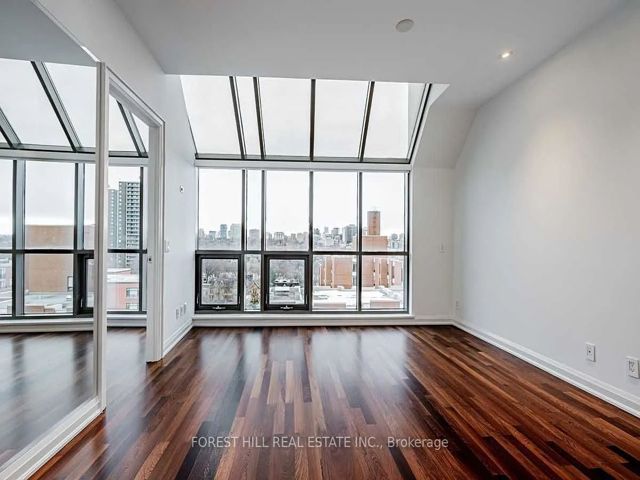 PH 901 - 3 Mcalpine St