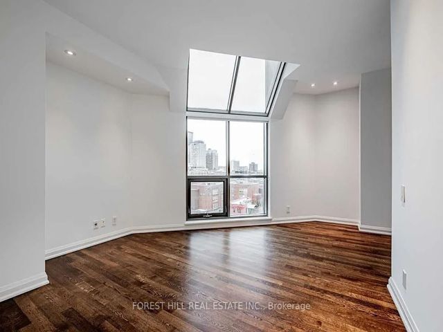 PH 901 - 3 Mcalpine St