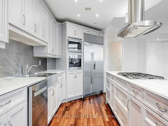 PH 901 - 3 Mcalpine St
