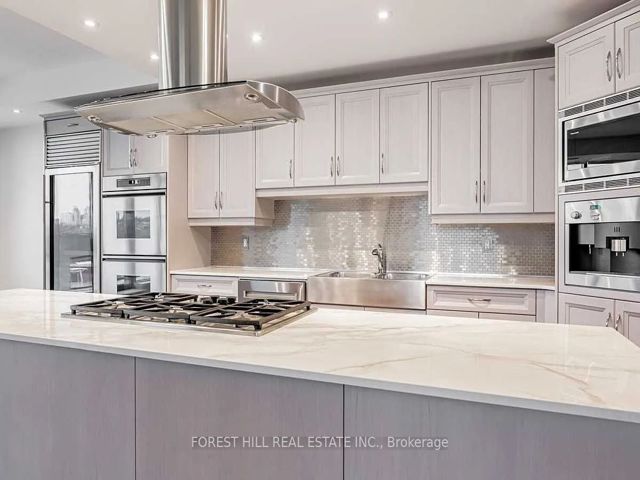 PH 901 - 3 Mcalpine St
