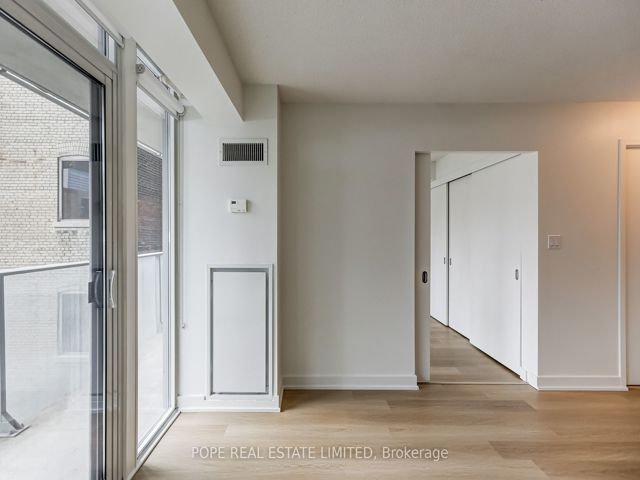 513 - 126 Simcoe St