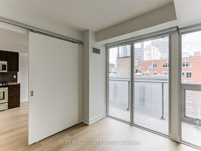 513 - 126 Simcoe St