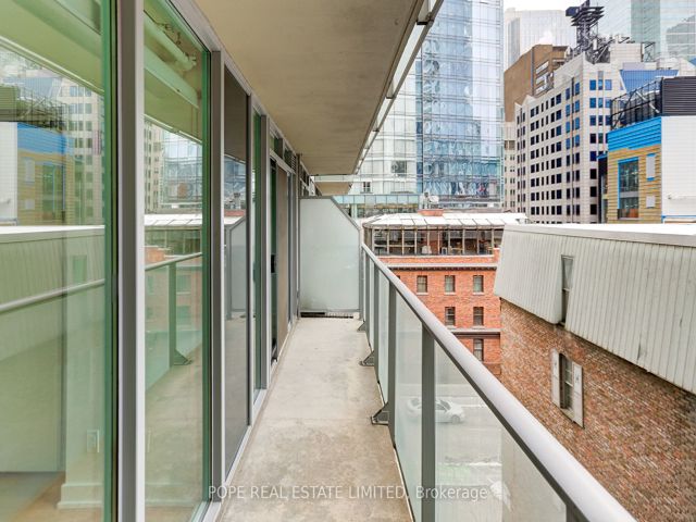 513 - 126 Simcoe St
