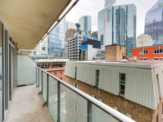 513 - 126 Simcoe St
