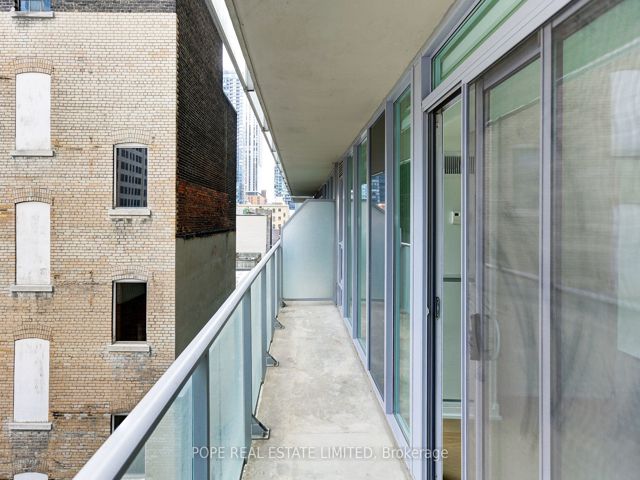 513 - 126 Simcoe St