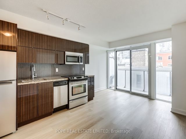 513 - 126 Simcoe St