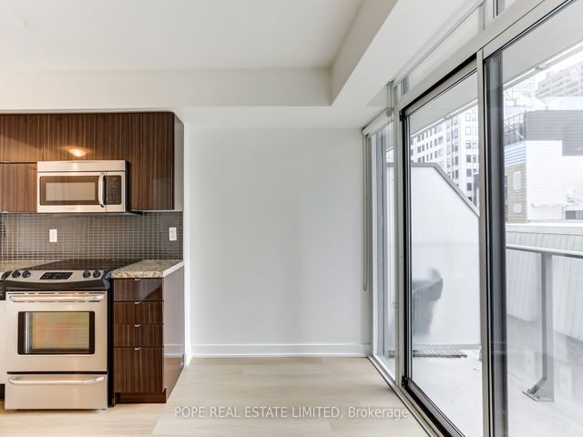 513 - 126 Simcoe St