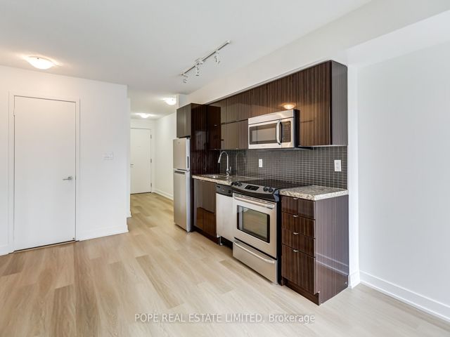 513 - 126 Simcoe St