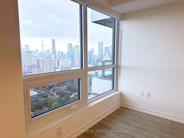 2712 - 395 Bloor St E