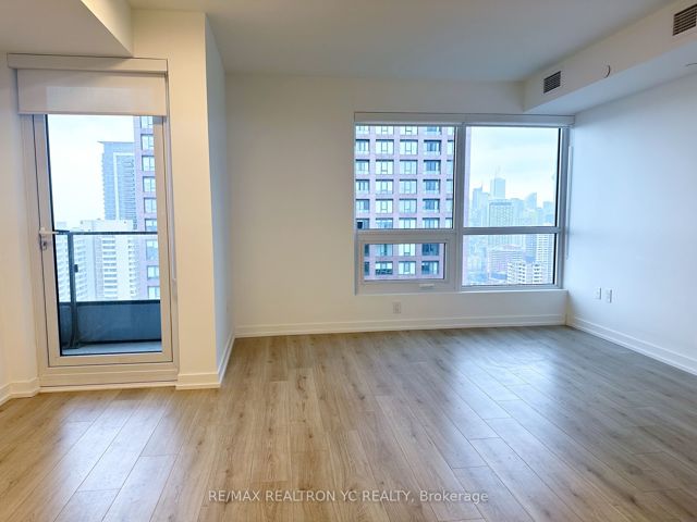 2712 - 395 Bloor St E