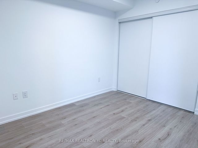 2712 - 395 Bloor St E