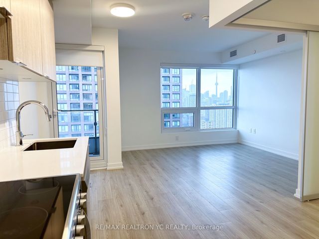 2712 - 395 Bloor St E