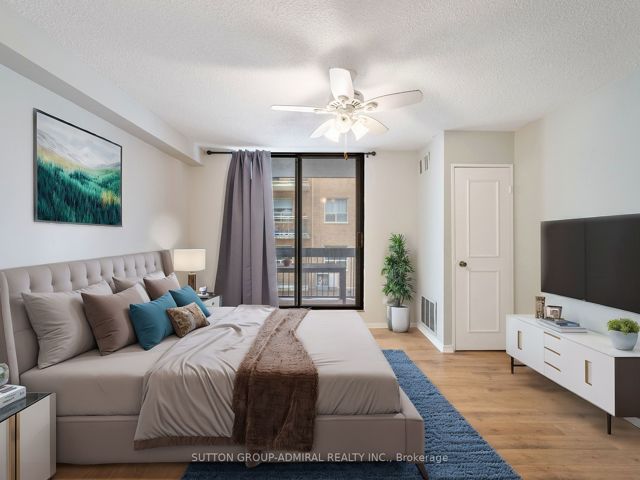 302 - 212 St George St