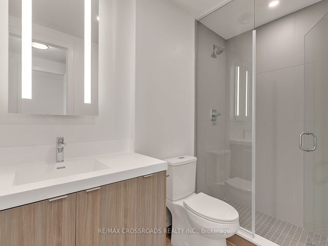 1004 - 30 Inn On The Park Dr