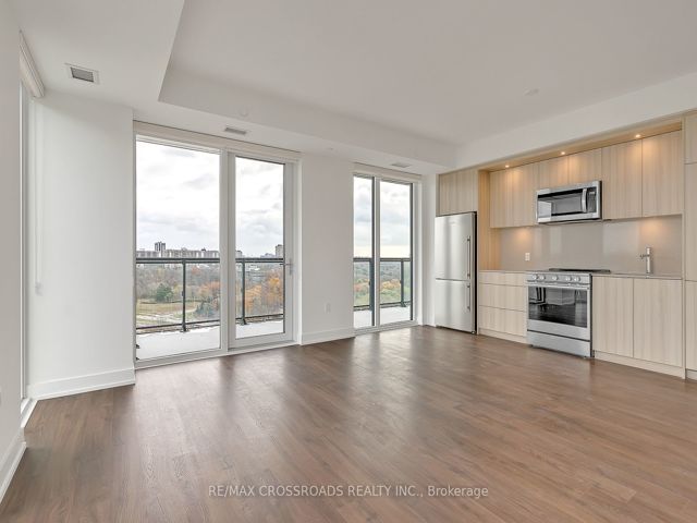 1004 - 30 Inn On The Park Dr