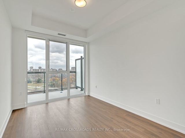 1004 - 30 Inn On The Park Dr