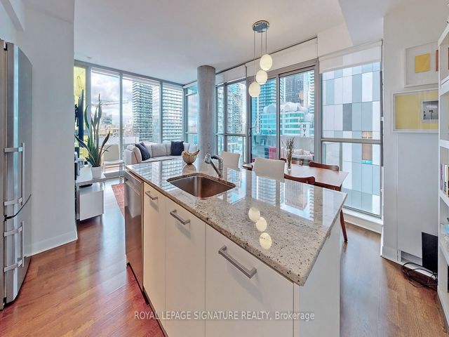 1907 - 375 King St W