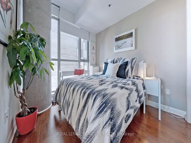 1907 - 375 King St W